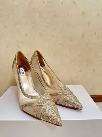 골드 글리터 펌프스 웨딩 사전 촬영