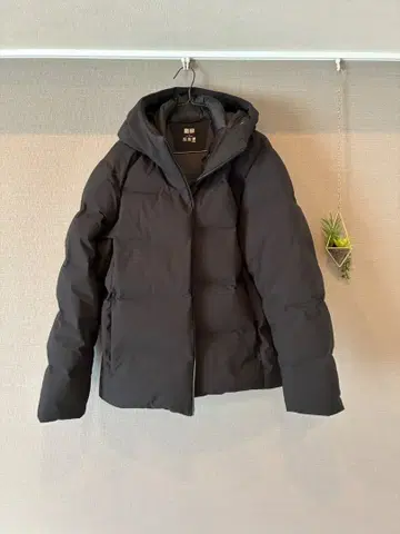 유니클로 심리스 다운 자켓