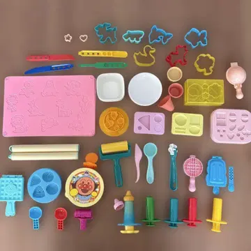 컬러풀한 점토 놀이 세트