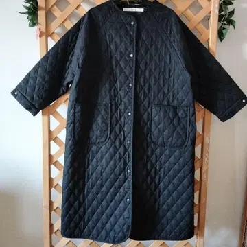 Libra 퀼팅 블랙 롱 코트