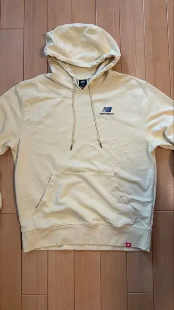 New Balance 후드 부착 후드티 크림색