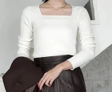 anuans 아뉴앙스 실크 캐시미어 블렌드 데콜테 리브 니트