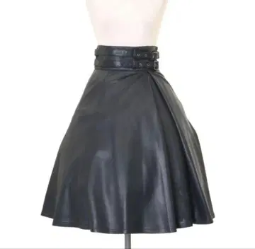 Moi-meme-Moitie 크로스 로즈 스커트