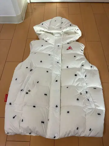 르꼬끄 화이트 후드 부착 다운 베스트 M