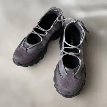 메뉴 레이스업 슈즈