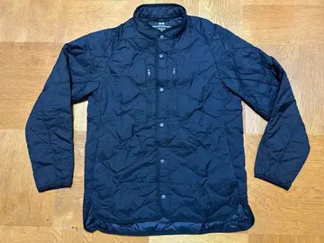 유니클로 화이트 마운티니어링 리사이클 하이브리드 다운 블랙 M