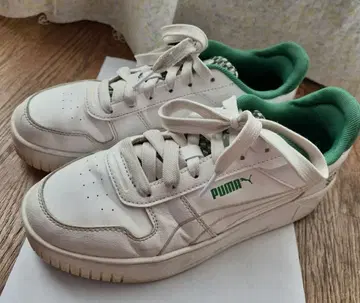 PUMA 화이트 그린 스니커즈
