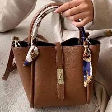 브라운 가죽 숄더백