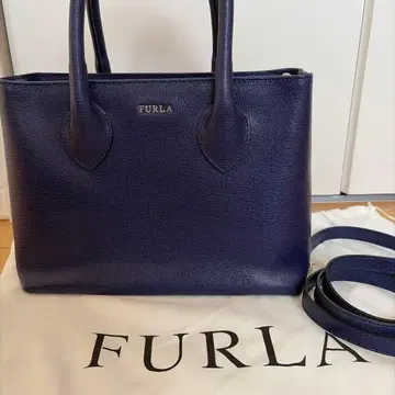 FURLA 네이비 핸드백
