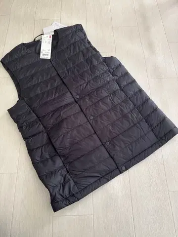 새상품 울트라 라이트 다운 컴팩트 베스트 S 남성용 블랙 다운 베스트