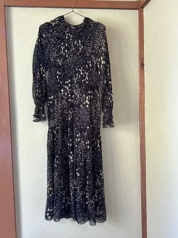 SNIDEL 꽃무늬 쉬폰 긴팔 원피스