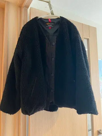 ALPHA INDUSTRIES 블랙 보아 자켓 M 알파