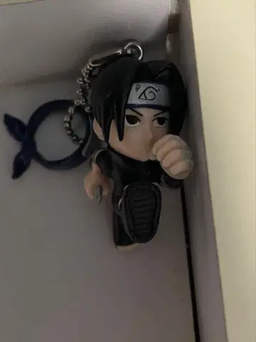 나루토 2개 트윈 키링 스윙 돌풍전 이타치 피규어 사스케