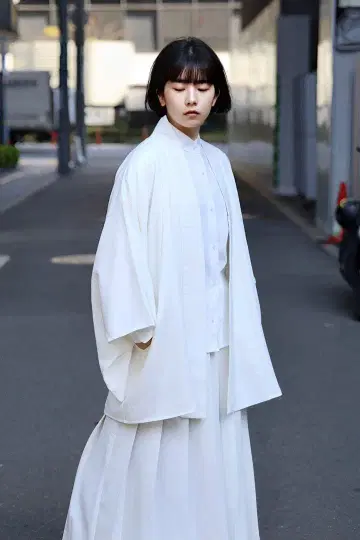 미사용 새상품 MISAMARU 무릎 위 기모노 화이트 M 사이즈