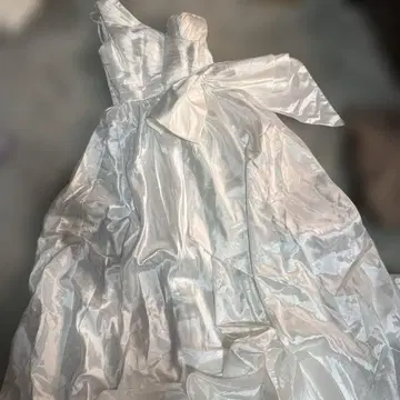 화이트 프린세스 라인 드레스