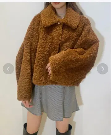 SNIDEL Sustainable 숏 보아 코트