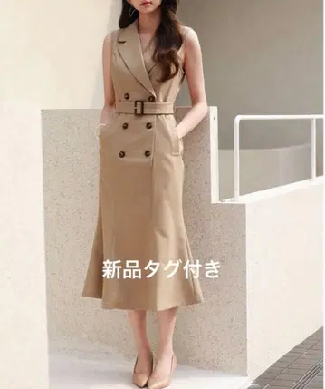 베이지 더블 브레스트 슬리브리스 원피스