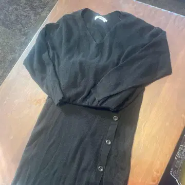 AZUL 블랙 니트 원피스 V넥