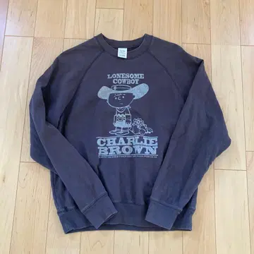 슬로브 이에나 스누피 콜라보 맨투맨