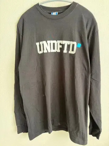 UNDEFEATED 블랙 롱 슬리브 T셔츠 MEDIUM
