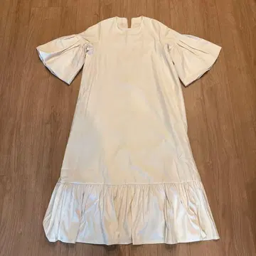 ACKA 플레어 슬리브 원피스 (허리 리본 포함)