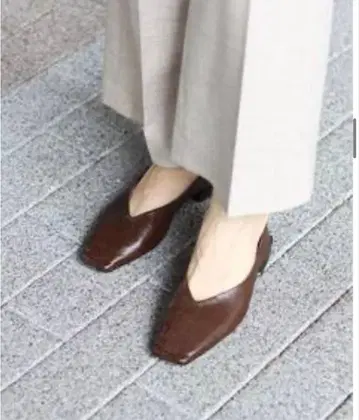 GRISE 스퀘어 스티치 바부쉬 브라운