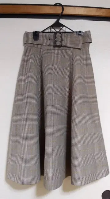 Mystrada 벨트 포함 체크 무늬 스커트