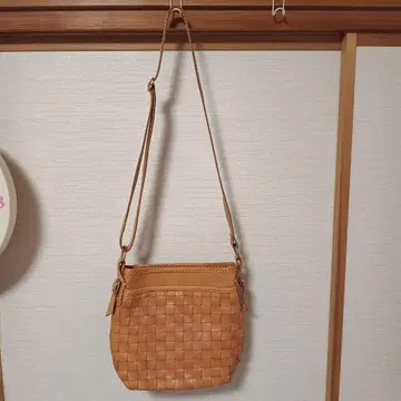 zucchero filato 가죽 뜨개질 숄더백