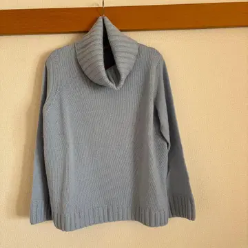 K.T 캐시미어 100% 라이트 블루 스웨터