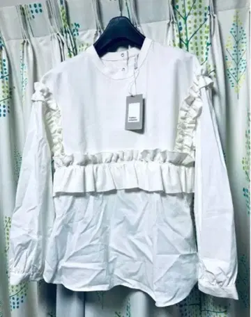 새상품 택 포함 ZARA 자라 상의 M