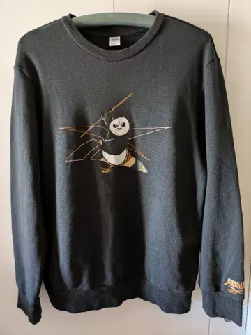 쿵푸팬더 리복 맨투맨 트레이닝복