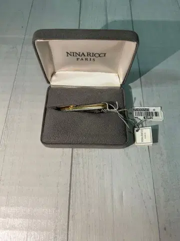 NINA RICCI 넥타이핀 실버