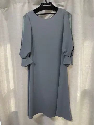 그레이 7부 소매 플레어 슬리브 원피스 보 드레