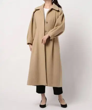 볼륨 슬리브 울 코트 카사플라인 베이지 롱 코트