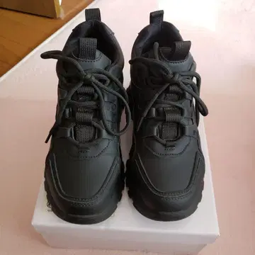 통굽 스니커즈 깨끗 사용감 적음 38 24cm 블랙