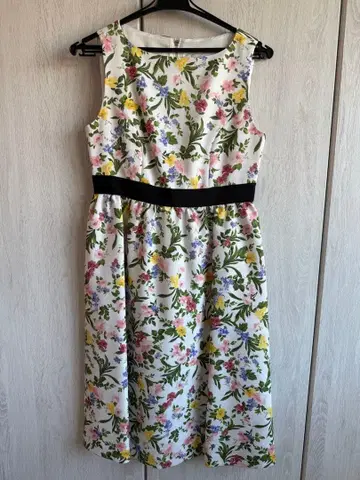 [ 새상품급 ] 플라워 프린트 슬리브리스 원피스