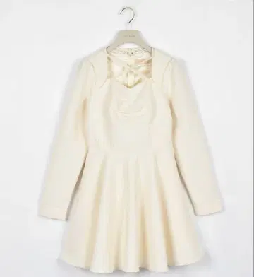 evelyn An MILLE 크로스 리본 플레어 원피스