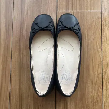 [ 새상품급 ] unReef relaxie 블랙 플랫슈즈 리본 포함