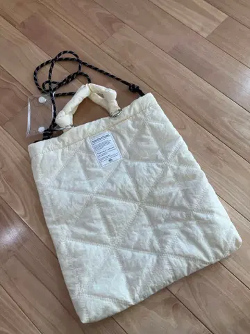 미사용 새상품 퀼팅 토트백