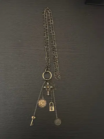 열쇠 달린 롱 목걸이