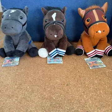 경주마 세트 크로노 제네시스, 글로리 베이즈, 럭키 라일락