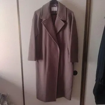 베이지 울 혼방 더블 브레스트 롱 코트