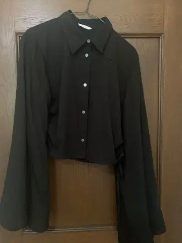 HARE 블랙 크롭 셔츠 사이즈 F