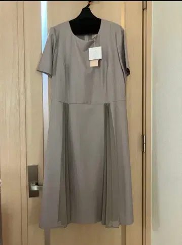 로즈 티아라 빅 사이즈 원피스 베이지 50 미사용