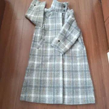 그레이 계열 체크 롱 코트