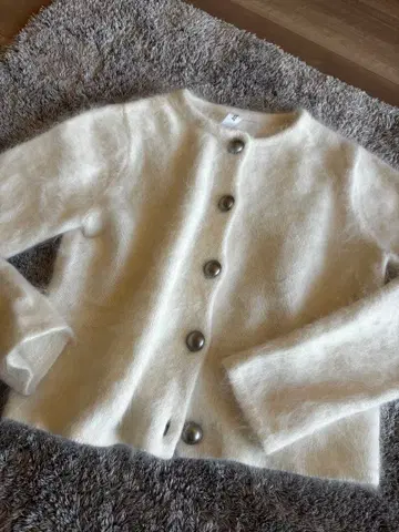 윔 가젯 THE PAUSE 아이보리 가디건