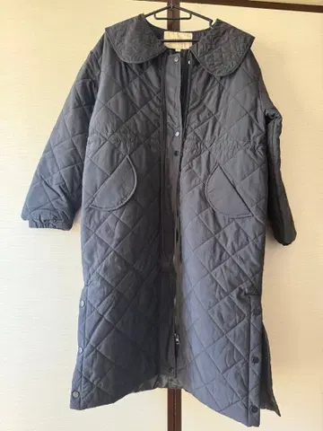 그레이 퀼팅 자켓 큰 카라 부착