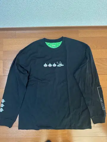 [ 미사용 ] 블랙 긴팔 T셔츠 캐릭터 자수