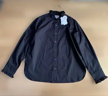 [ 택 포함 새상품 ] ROPE' 프릴 칼라 셔츠 블라우스 블랙