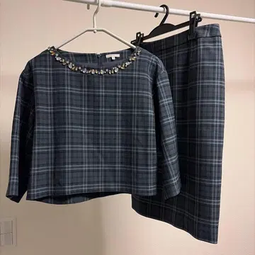 새상품급 L'EST ROSE 레스트로즈 M 셋업